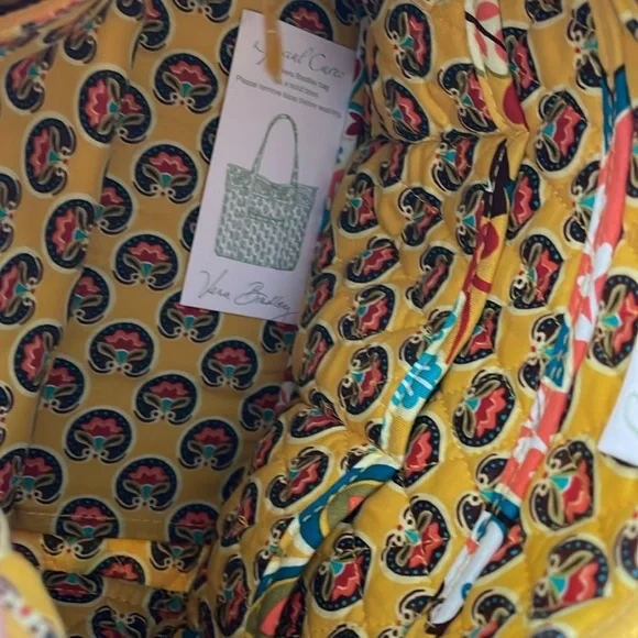 Vera Bradley Quilted Cotton On The Go Provençal Purse - Picture 4 of 7